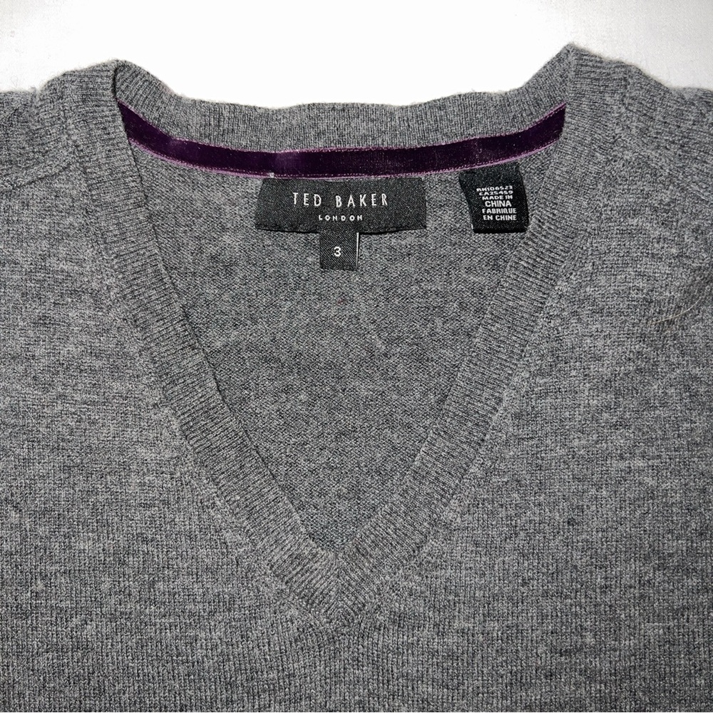 Ted Baker London Soft Wool Cashmere V Neck PulloverSweater Gray Men’s 3 Medium